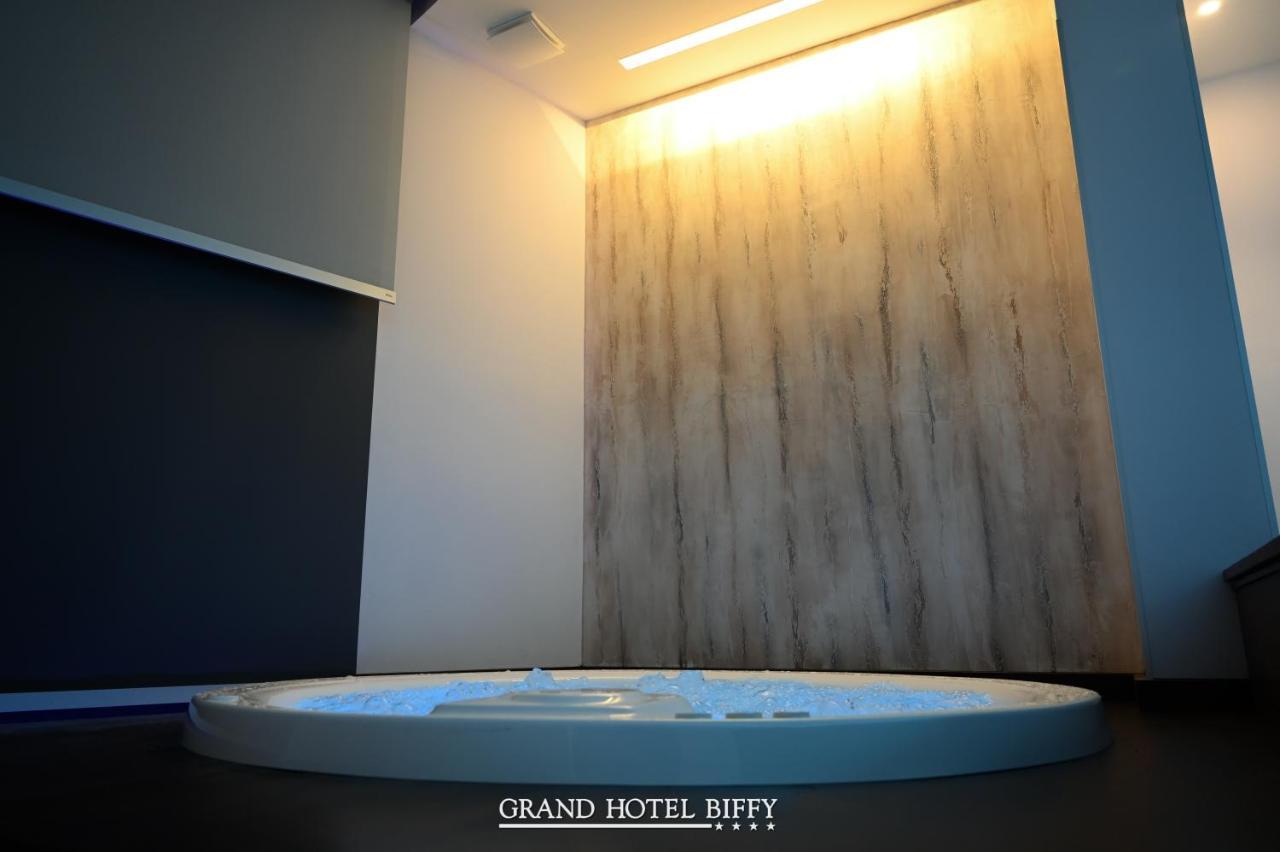 Grand Hotel Biffy Ariano Irpino Bagian luar foto